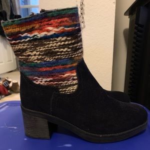 Muk luk boots size 8. Never worn